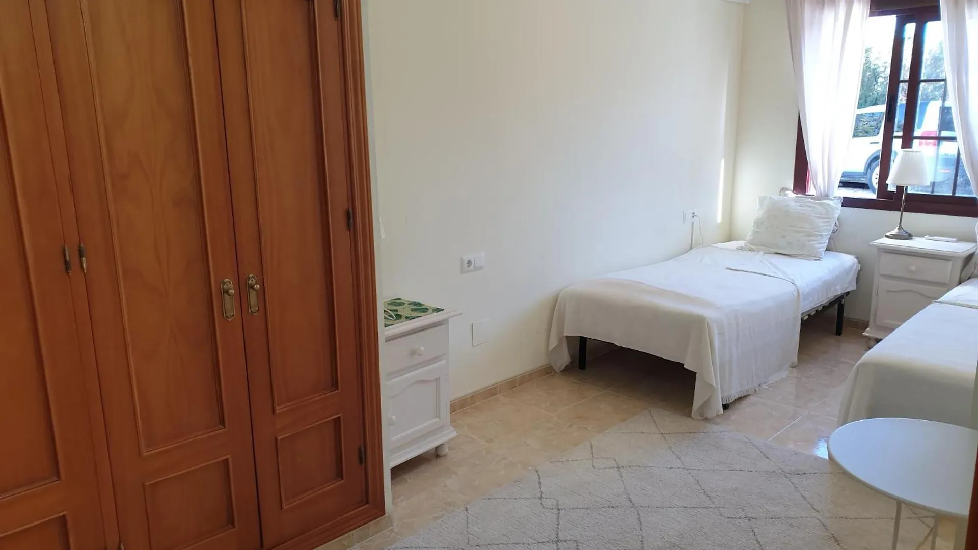 Delightful Spacious 2 Bed Apartment In Nerja 0*,