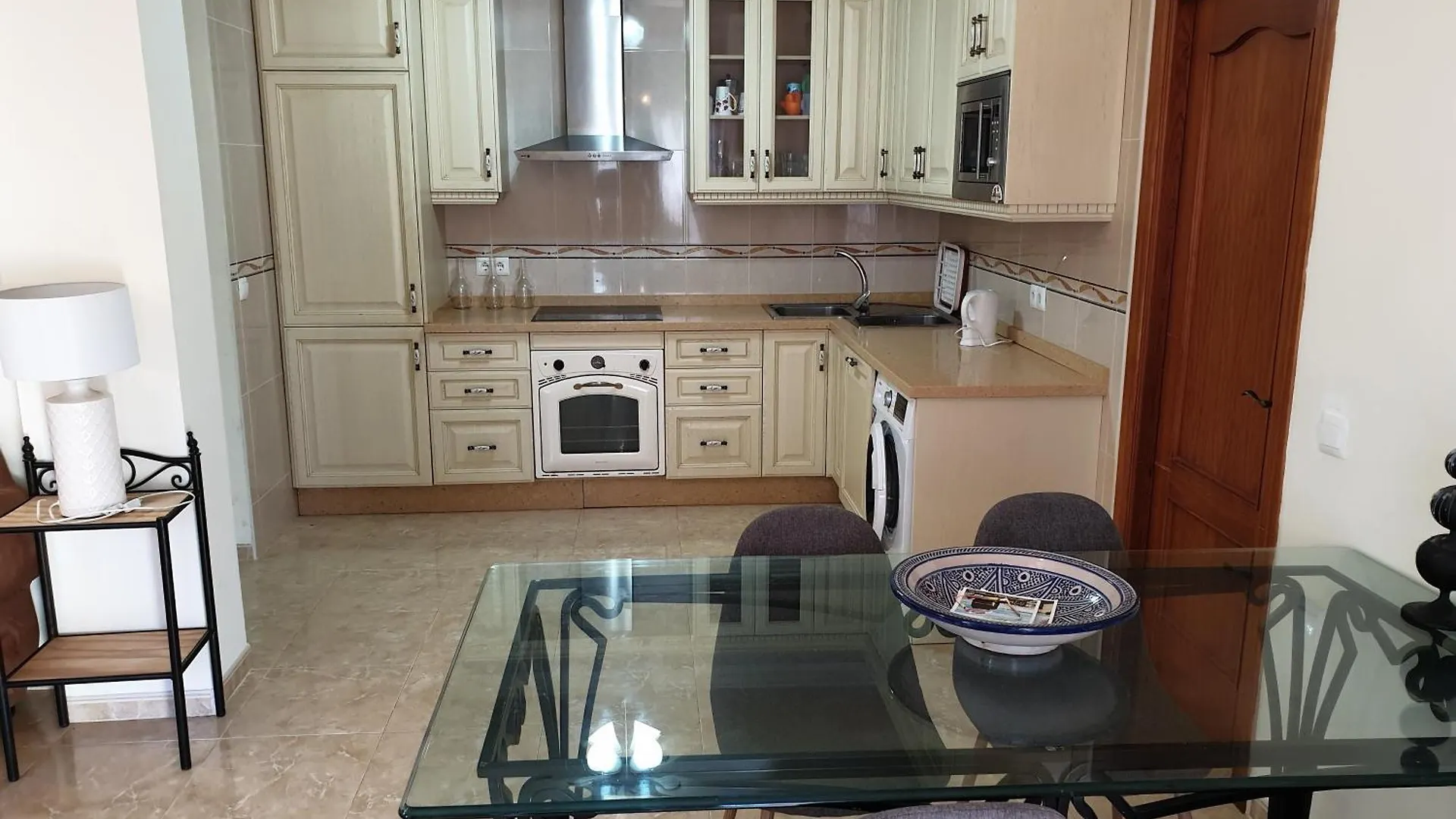 Delightful Spacious 2 Bed Apartment In Nerja