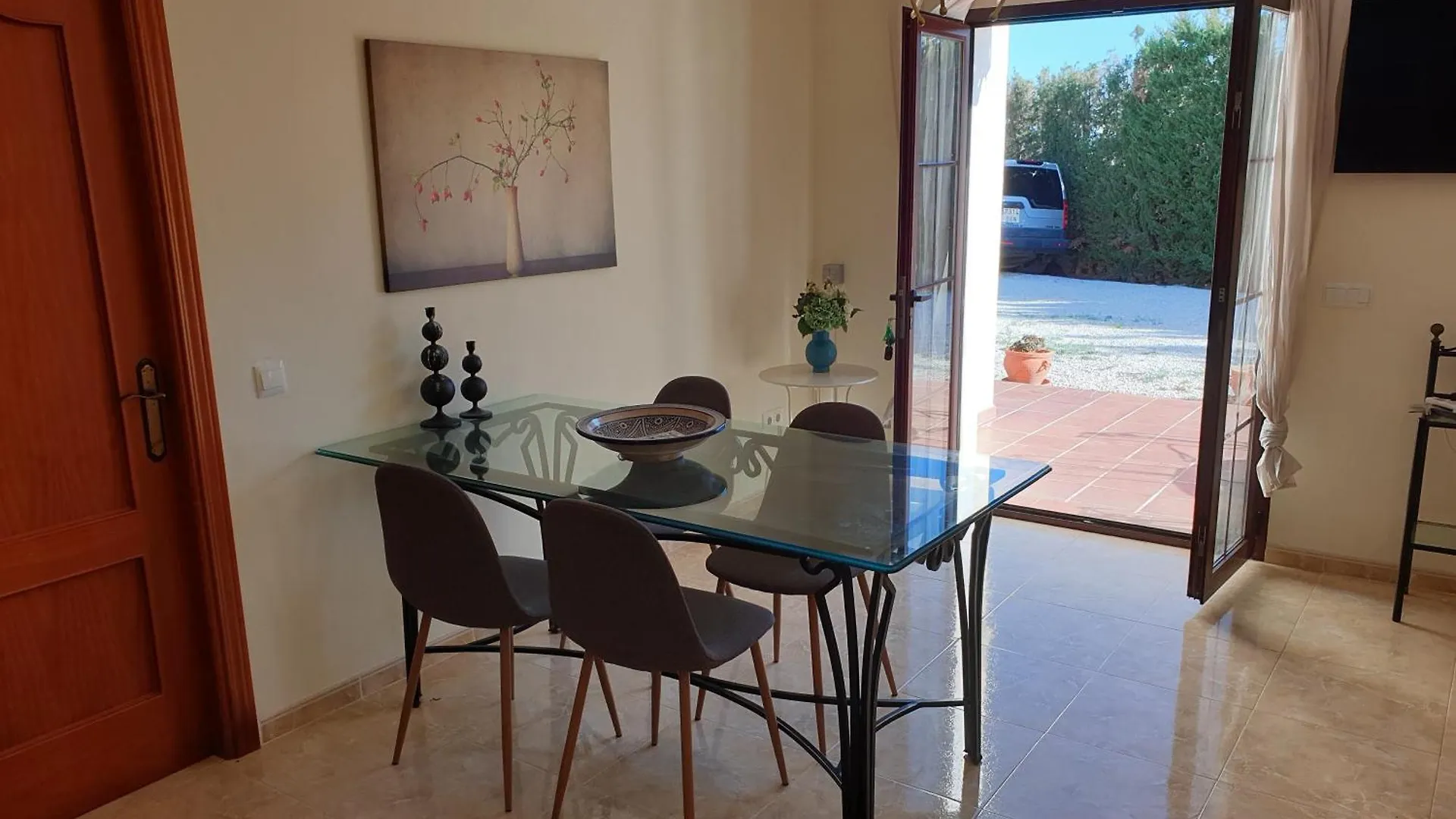 Delightful Spacious 2 Bed Apartment In Nerja Spain