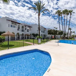 Apartment Renovated On Beachside With Pool, Nerja
